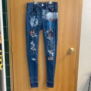 American Eagle distressed skinny jeans size 2